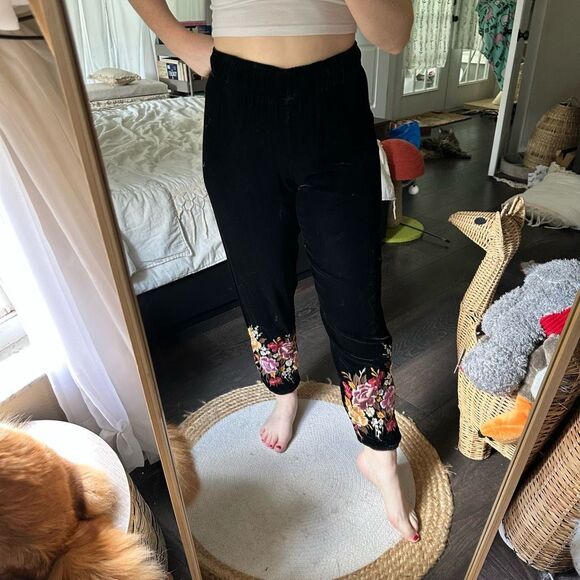 Johnny Was Pants - Johnny Was Los Angeles Women’s Small Black Velvet Embroidered Zosia Jogger Pants